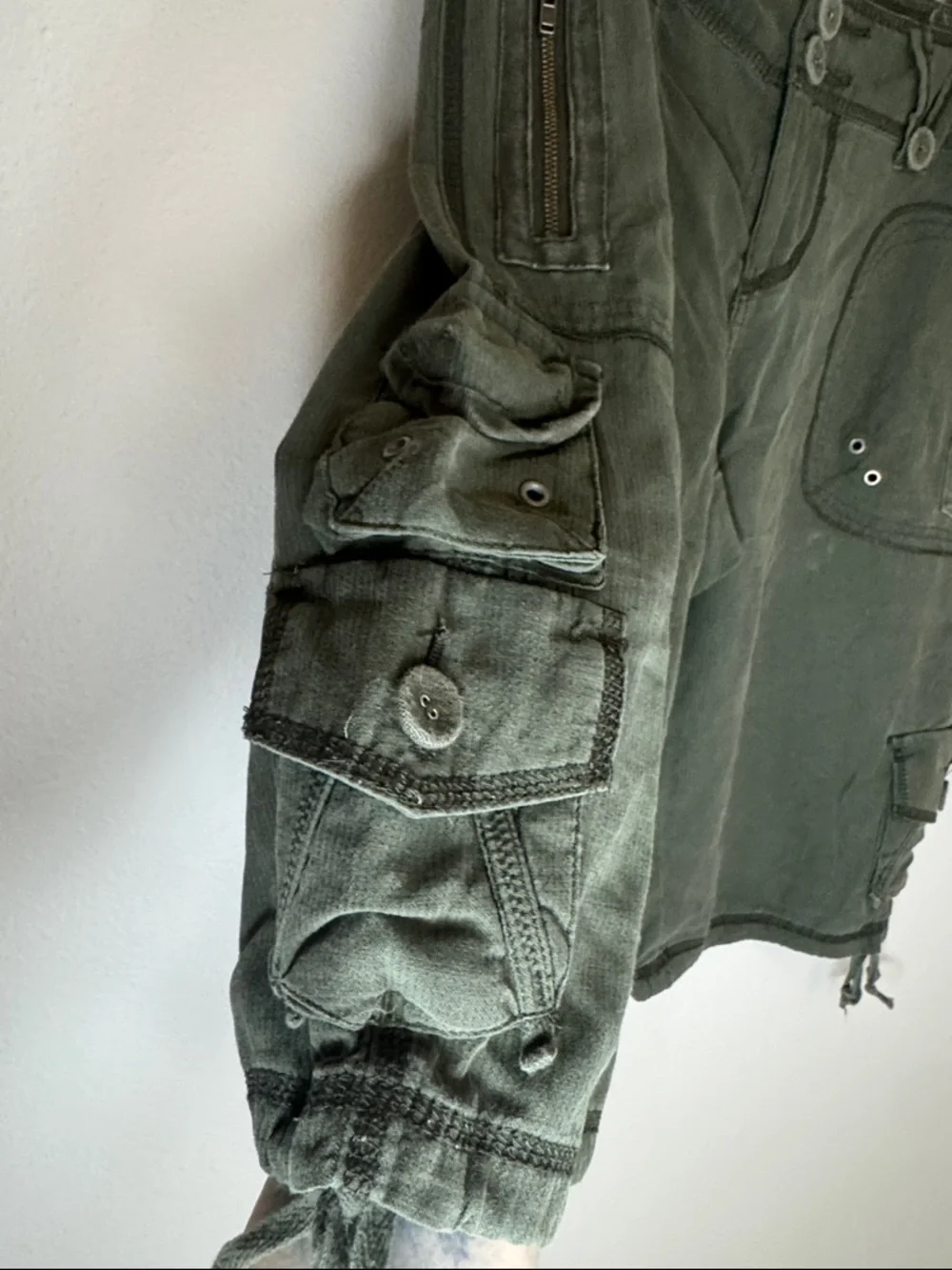 Da-Nang Olive Green Women's Cargo Shorts - Picture 4 of 7